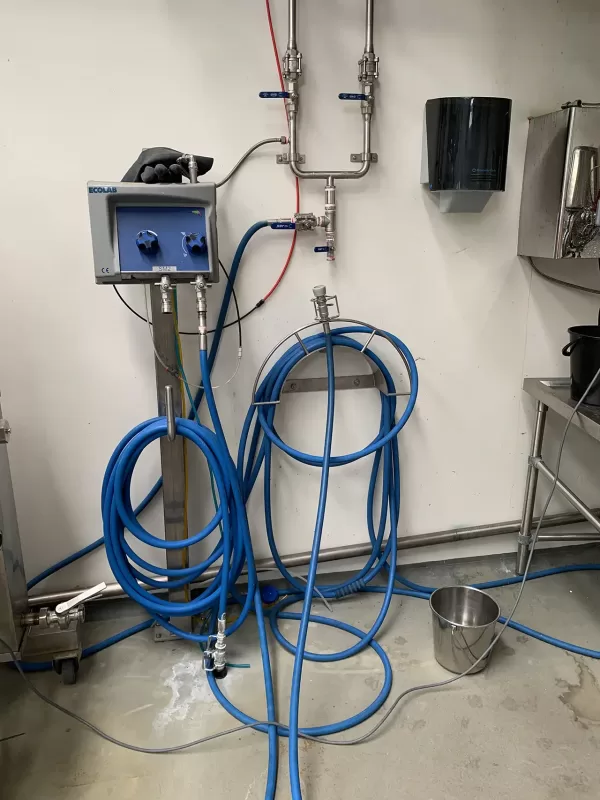 Ecolab Foamer with hose